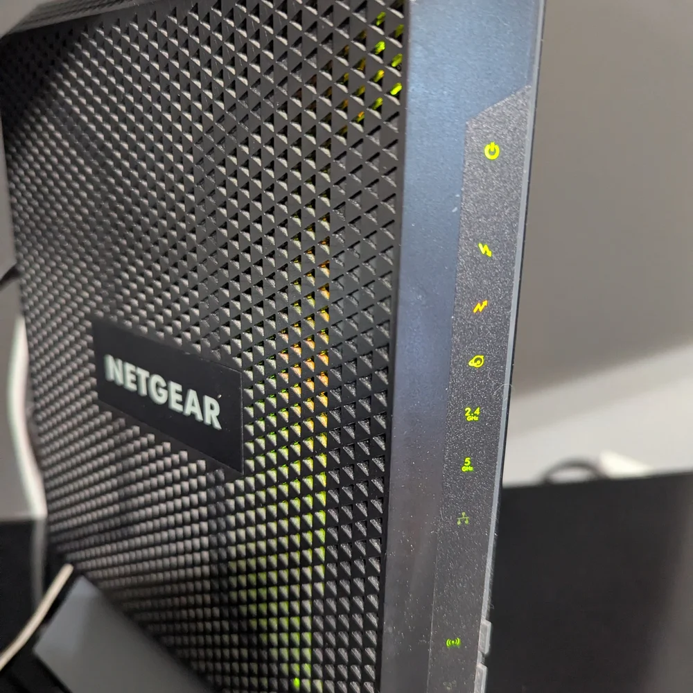 Netgear Nighthawk AC1900 Modem Router - Picture 3 of 10